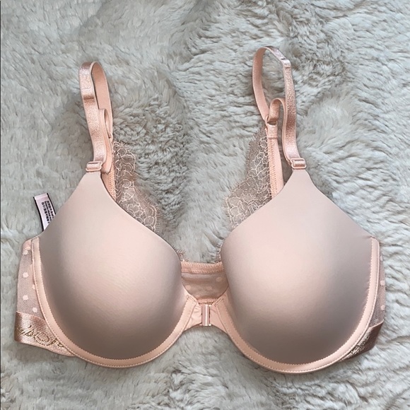 VS THE T-SHIRT Lightly Lined Demi Bra & Panty Set - Picture 4 of 10